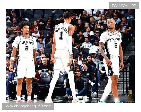 文班月最佳与防守奖双获 马刺独占西部四项荣誉